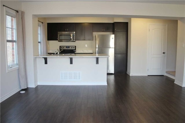 1541 Gainer Cres
