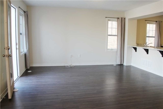 1541 Gainer Cres