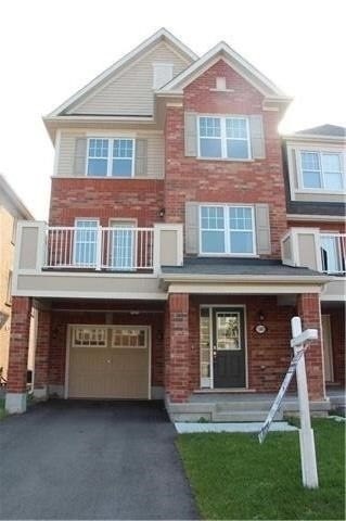 1541 Gainer Cres