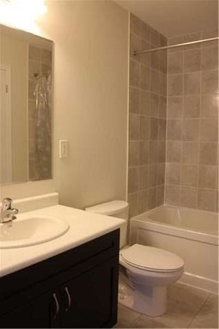 1541 Gainer Cres