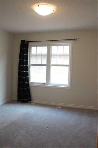 1541 Gainer Cres