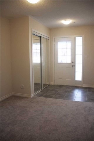 1541 Gainer Cres