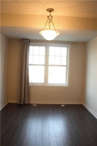 1541 Gainer Cres