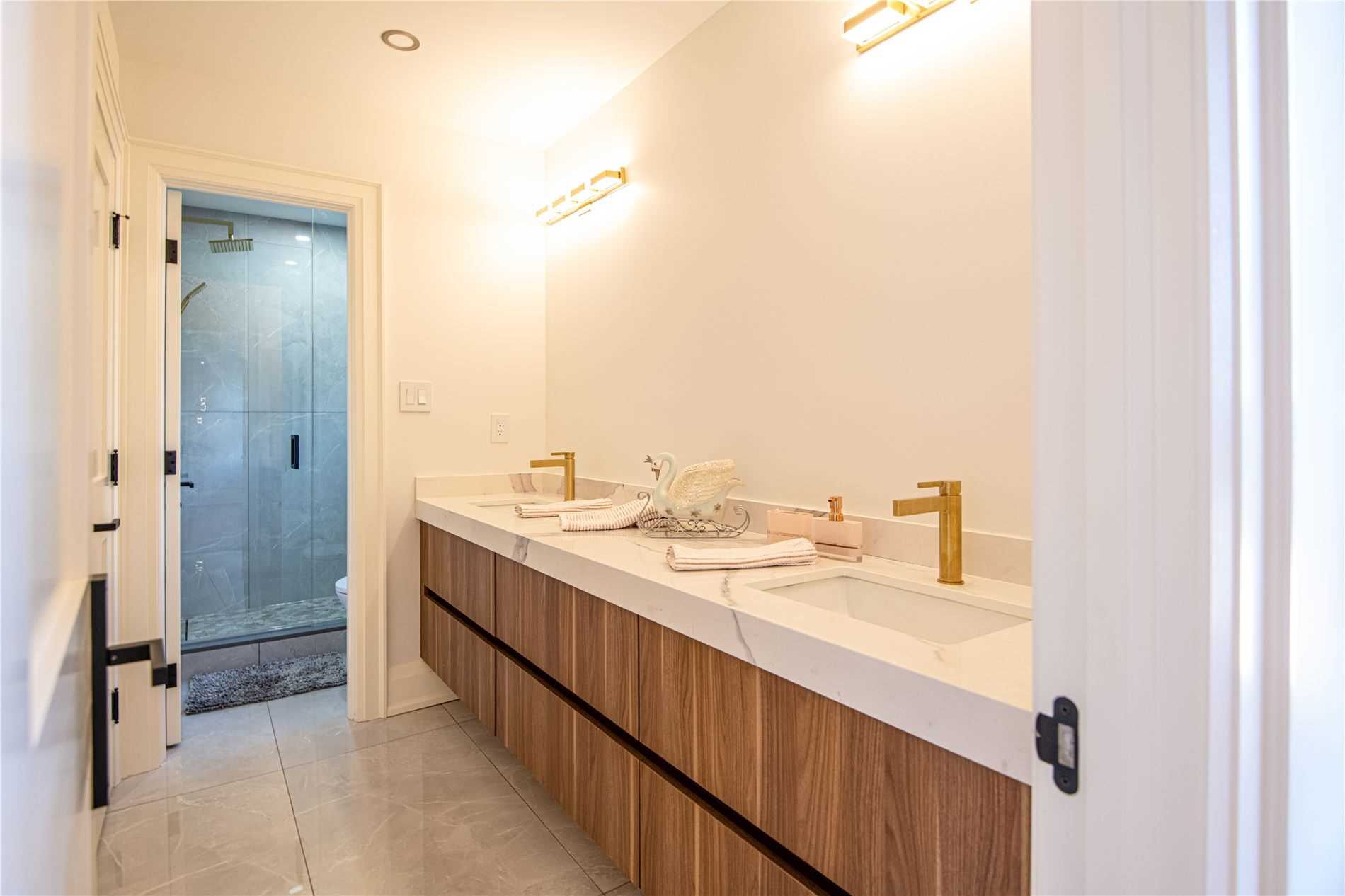 246 Edenbridge Dr