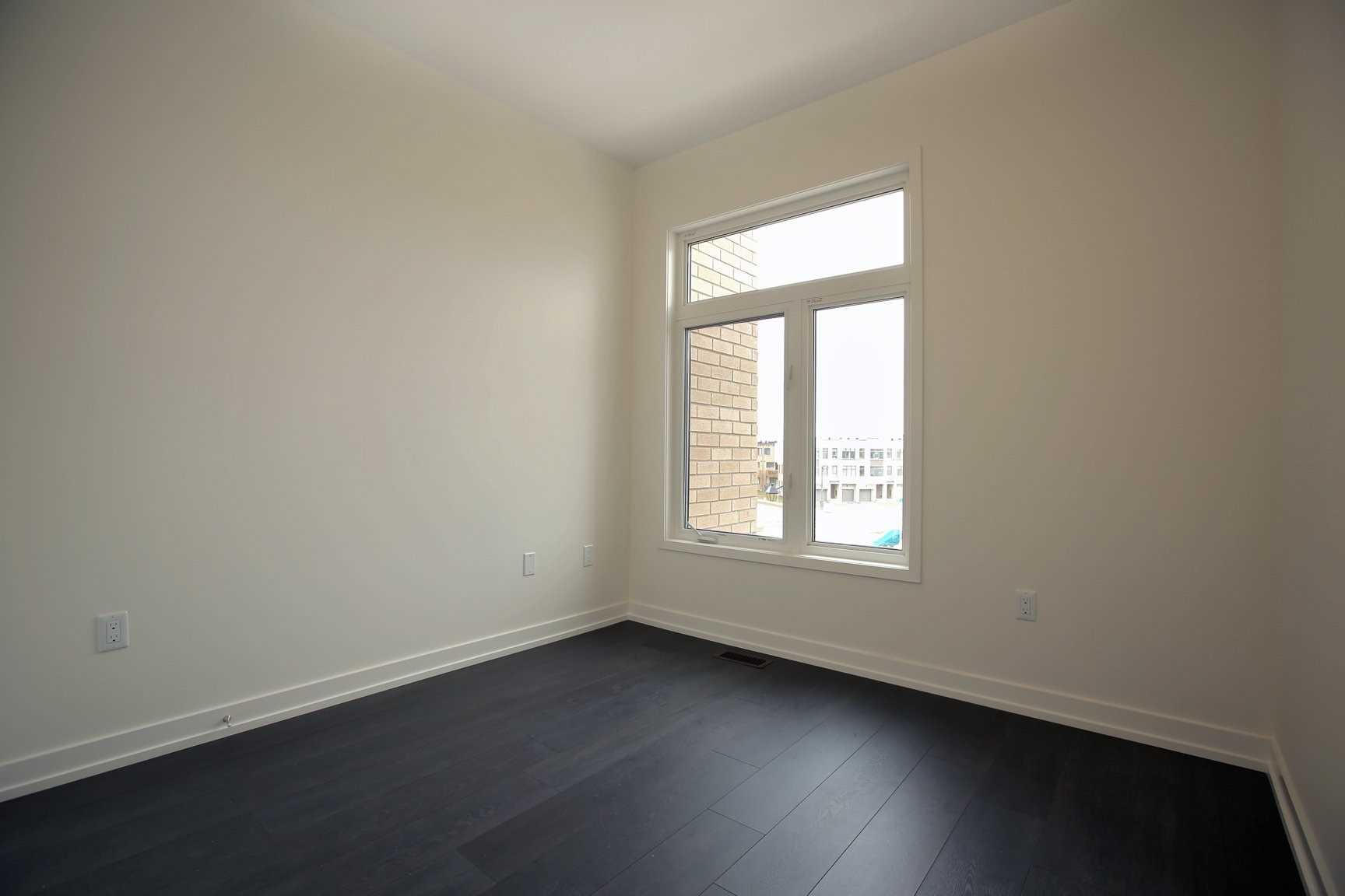 264 Squire Cres