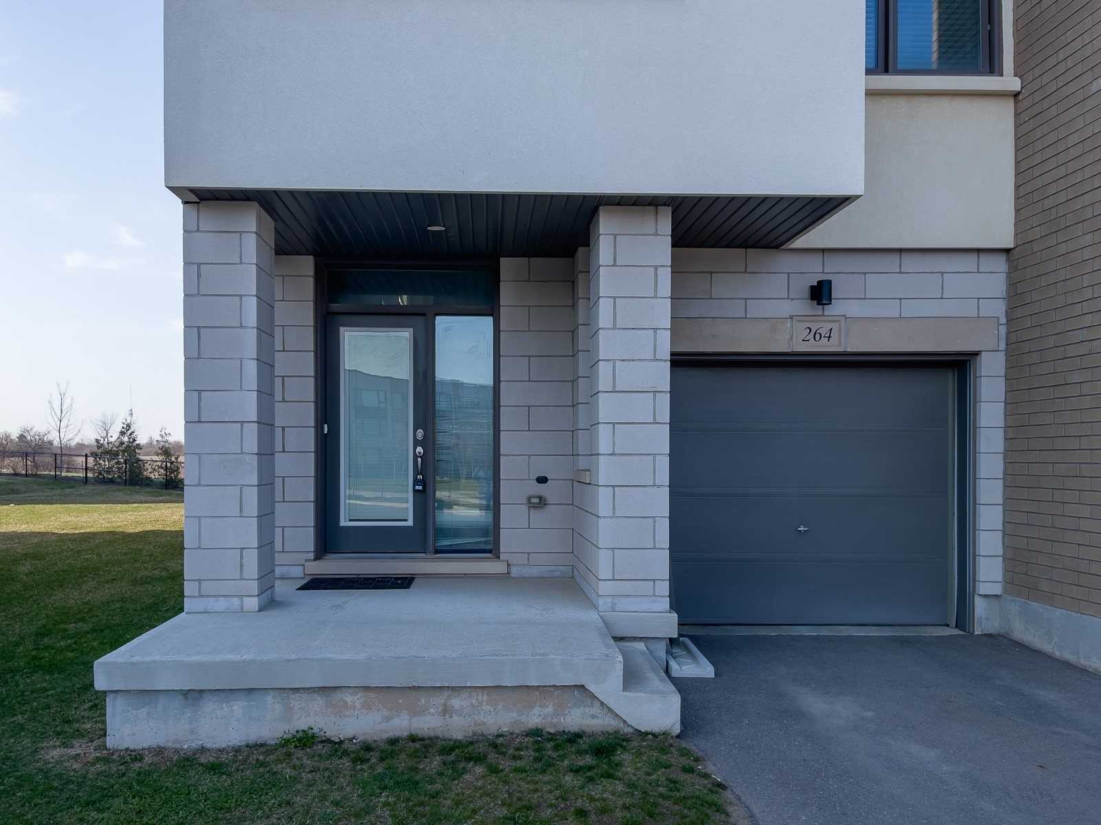 264 Squire Cres