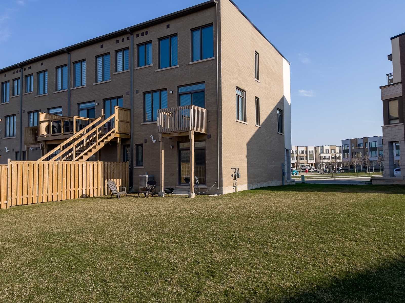 264 Squire Cres