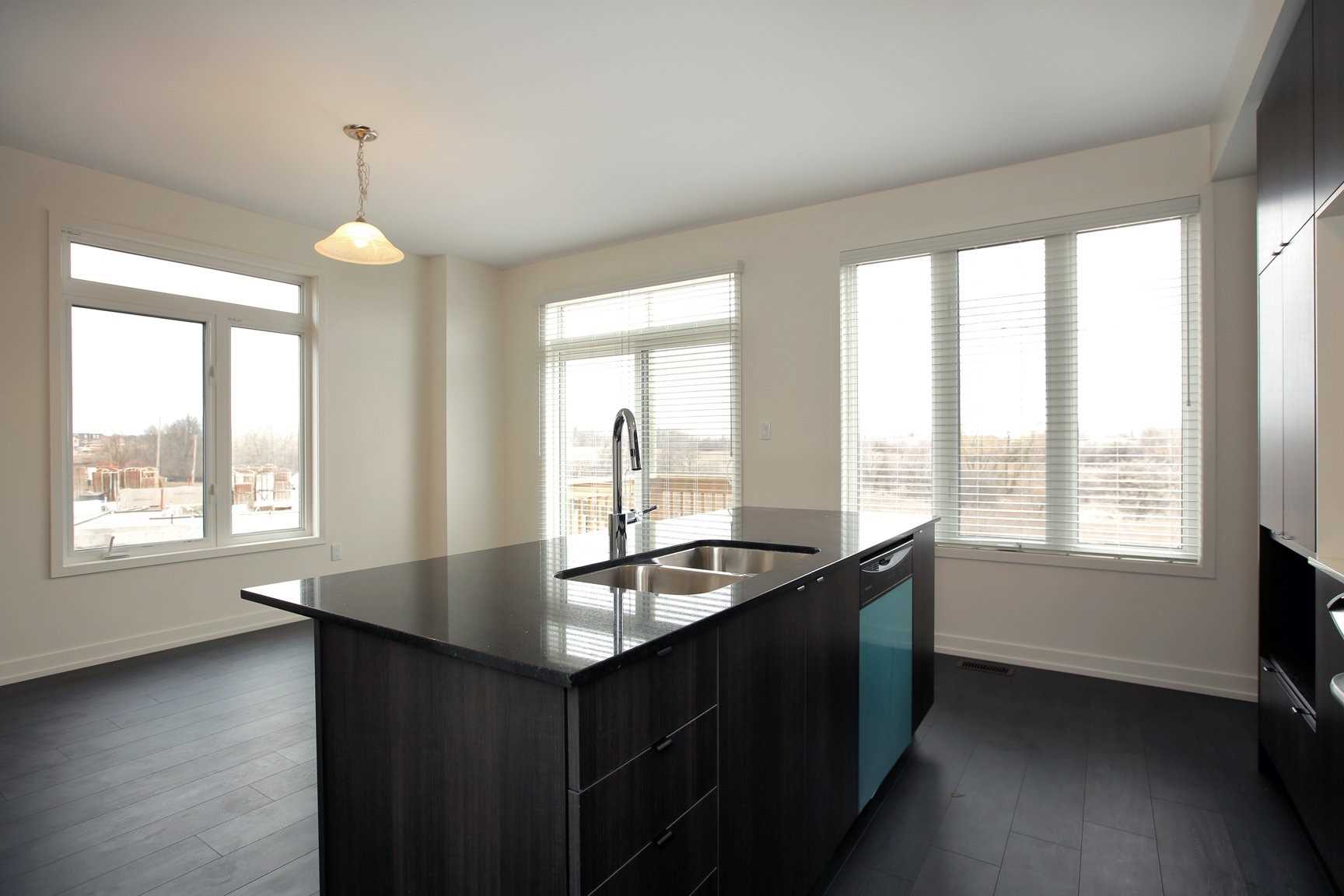 264 Squire Cres