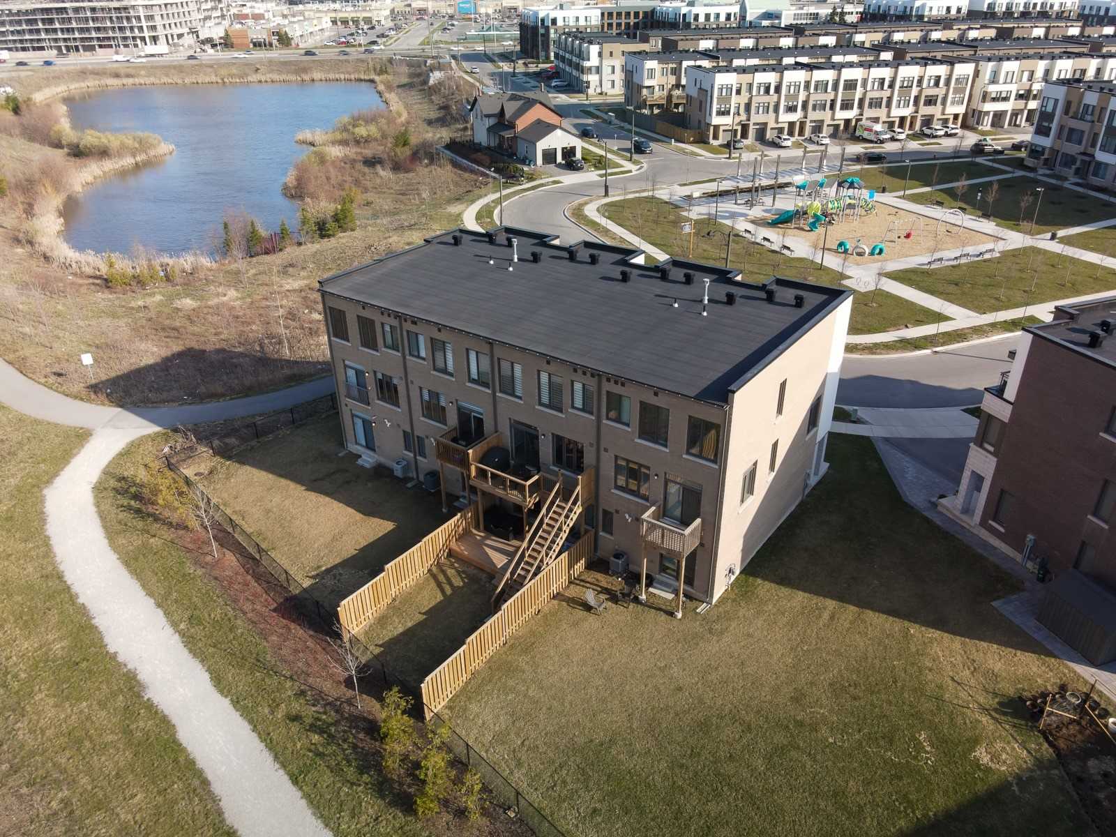 264 Squire Cres