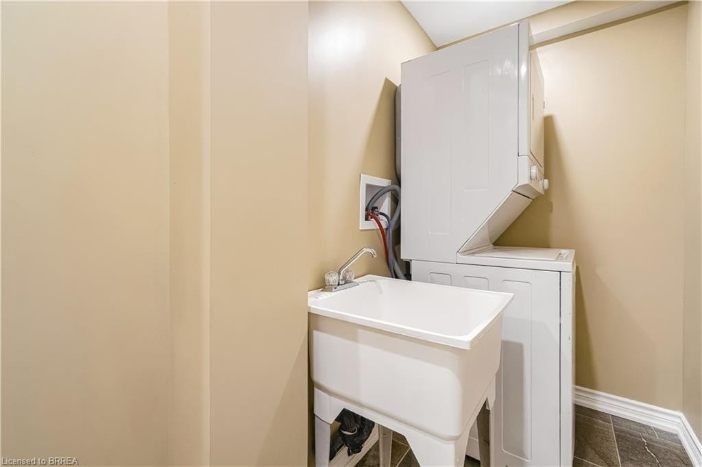 39 Nottawasaga Cres
