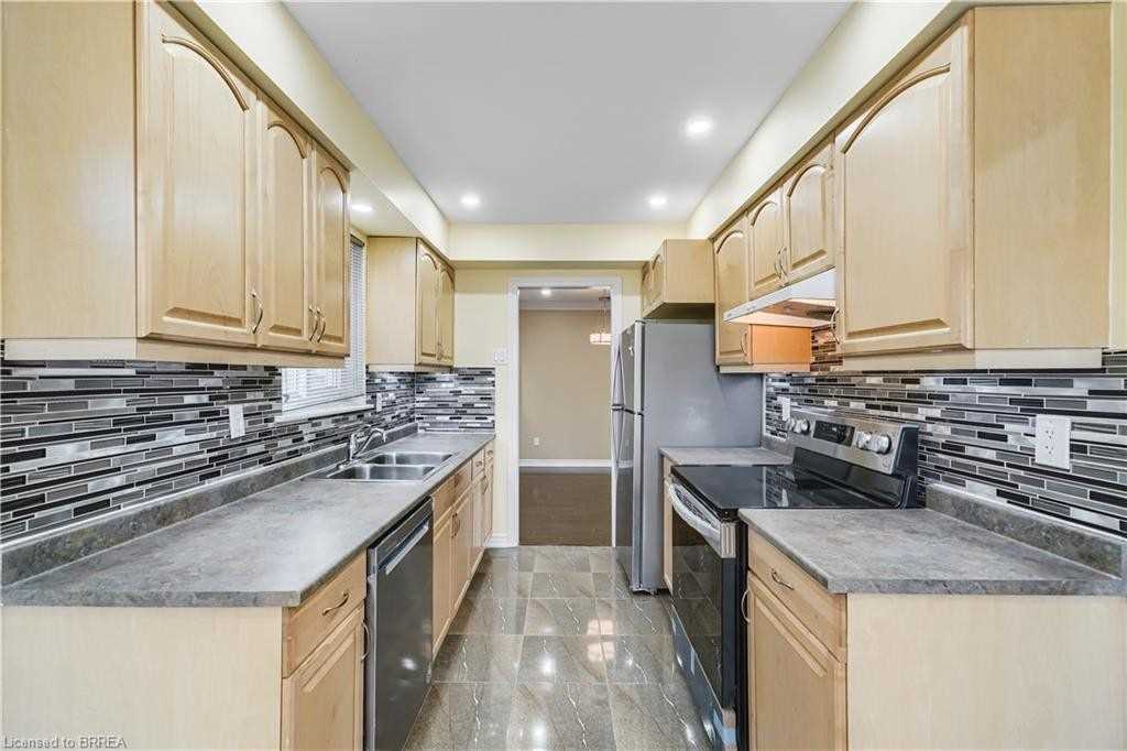 39 Nottawasaga Cres