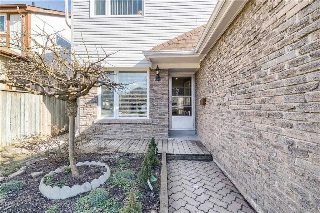 39 Nottawasaga Cres