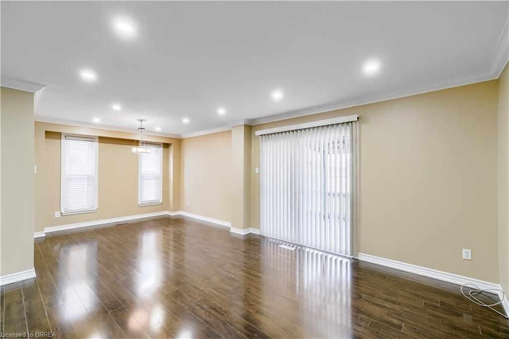 39 Nottawasaga Cres