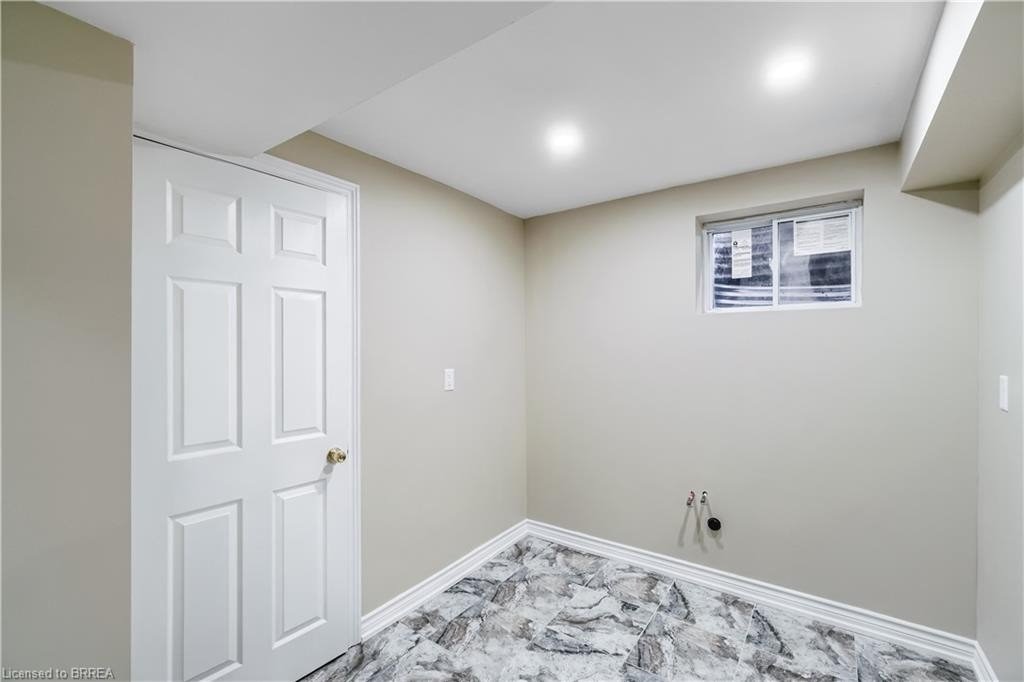 39 Nottawasaga Cres