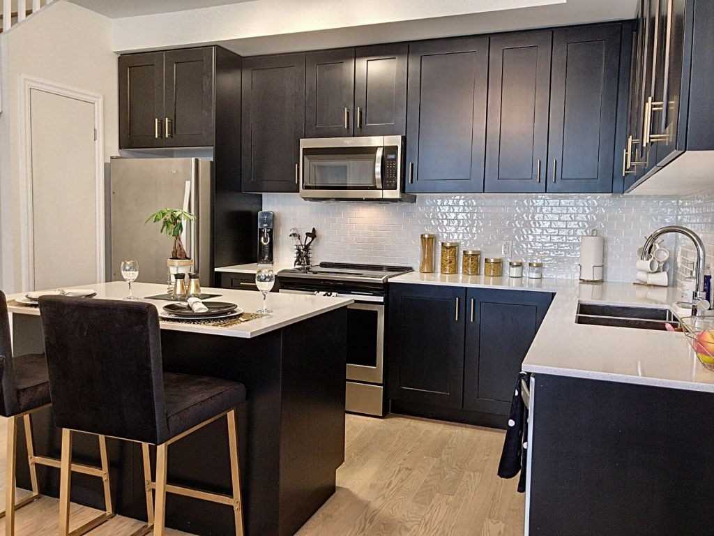 1190 Cawthra Rd, #602