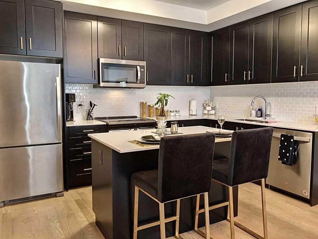 1190 Cawthra Rd, #602