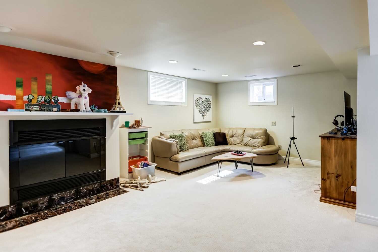 156 Trelawn Ave