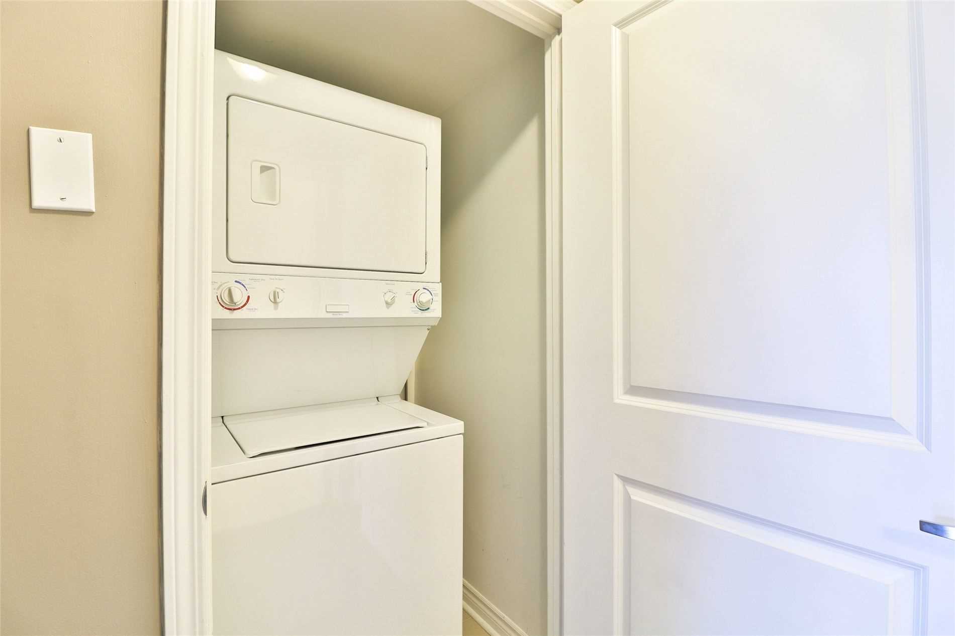 385 Prince Of Wales Dr, #412