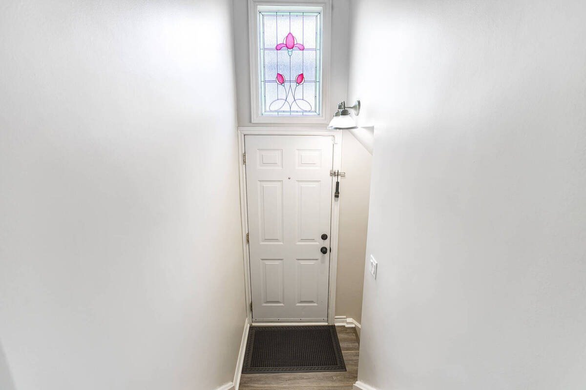 44 Baylor Cres