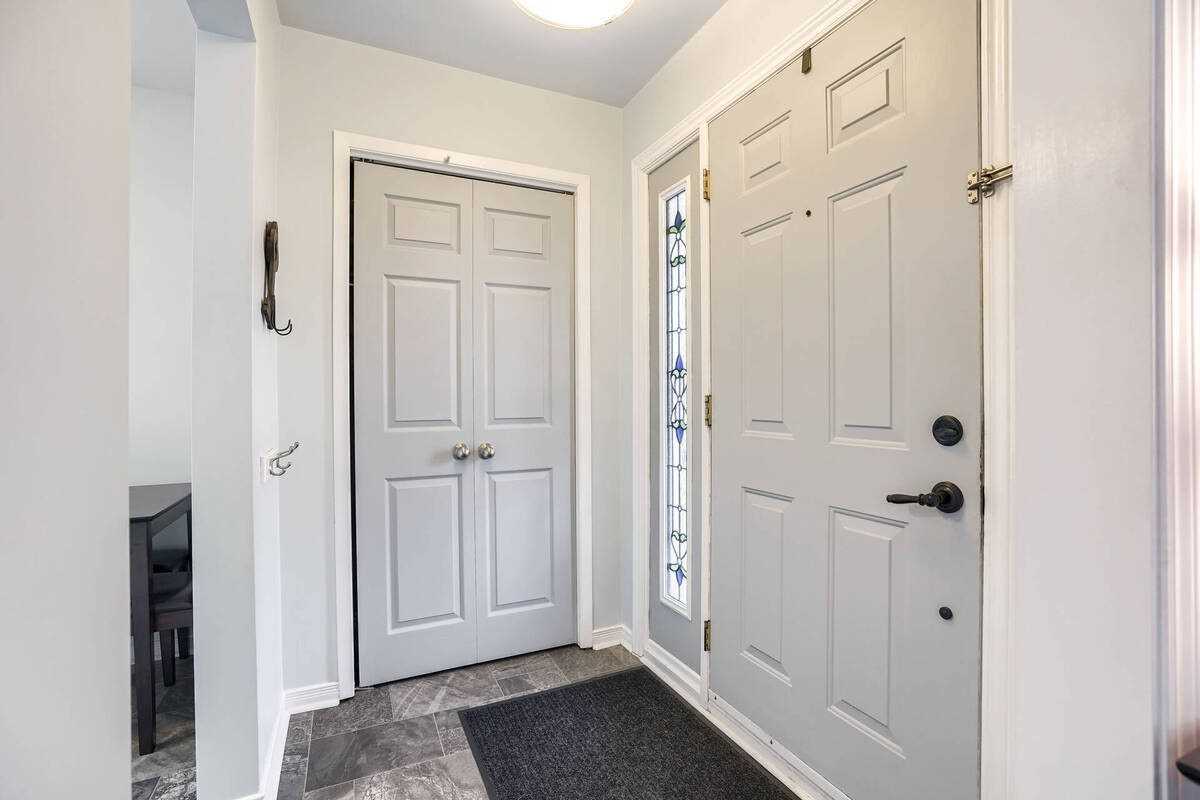 44 Baylor Cres