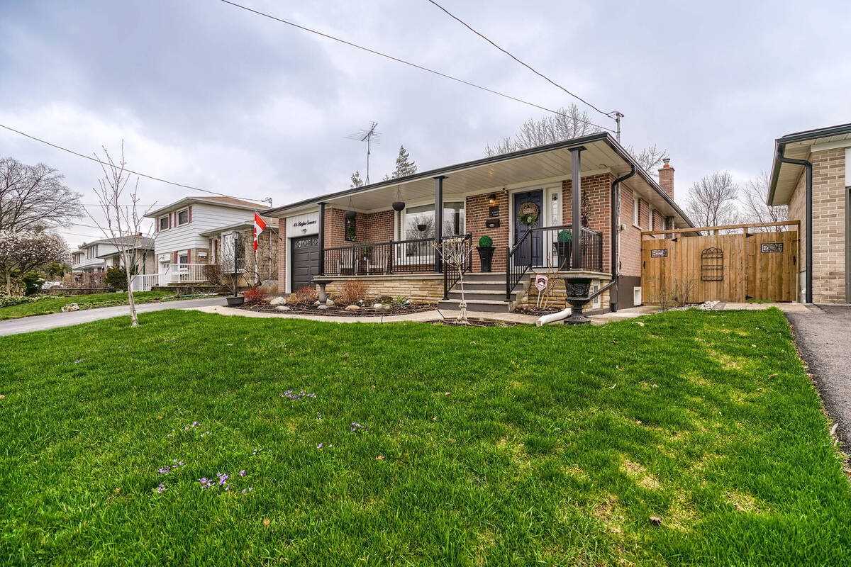 44 Baylor Cres