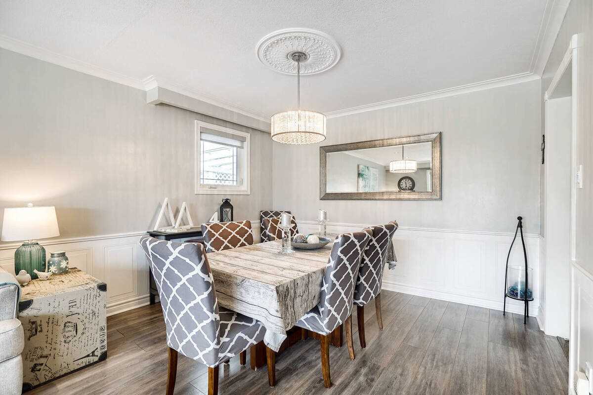 44 Baylor Cres