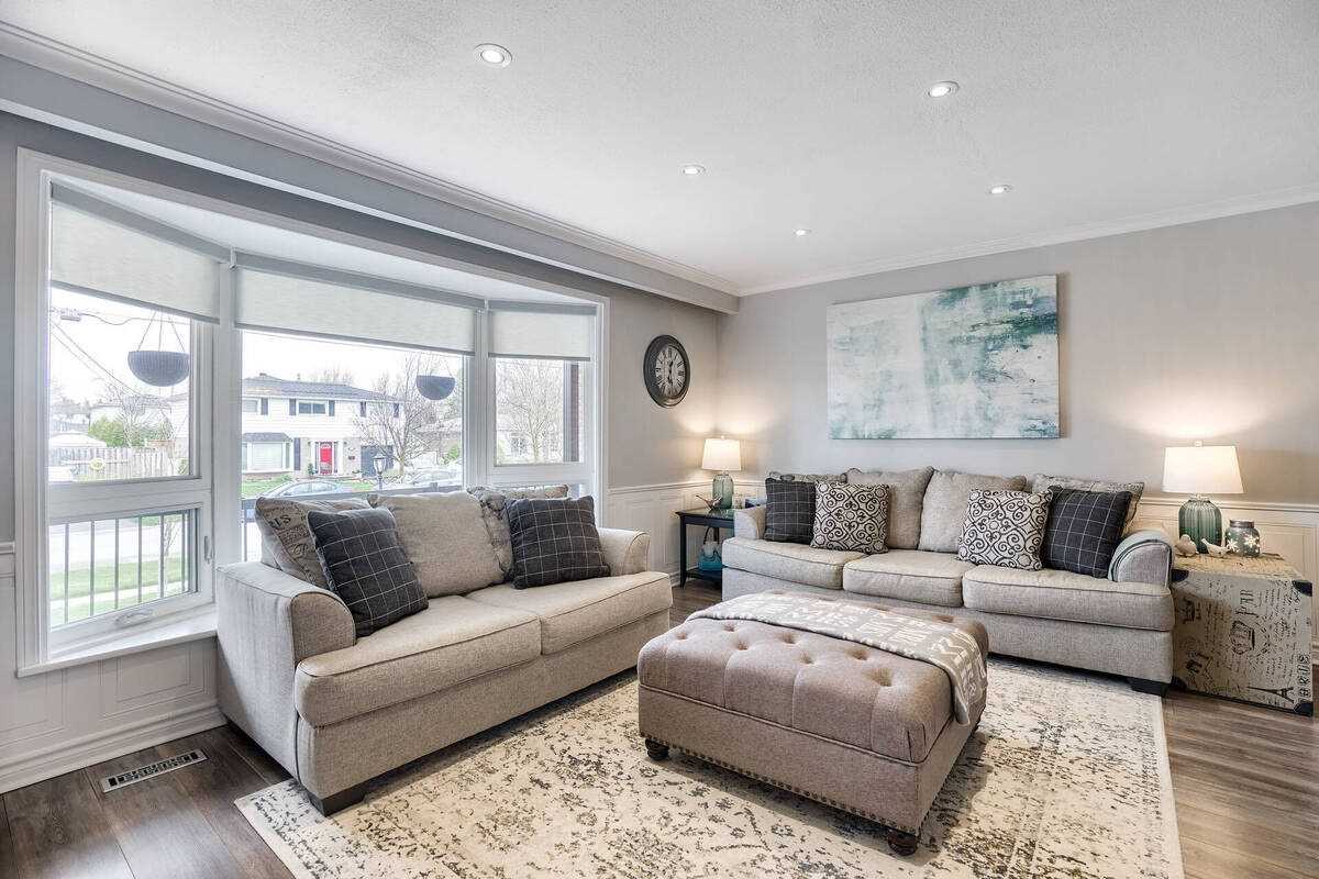 44 Baylor Cres