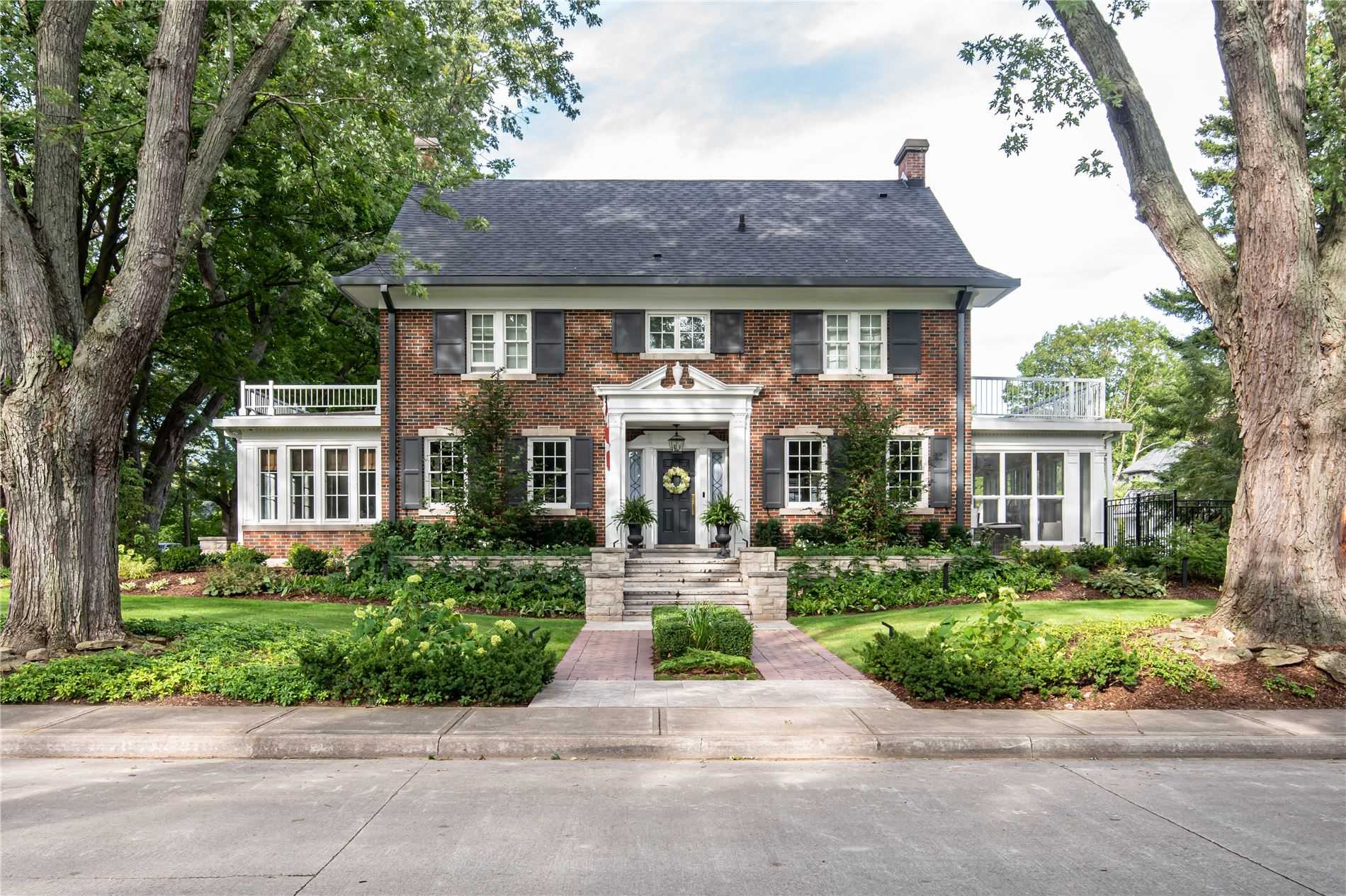 291 Hart Ave