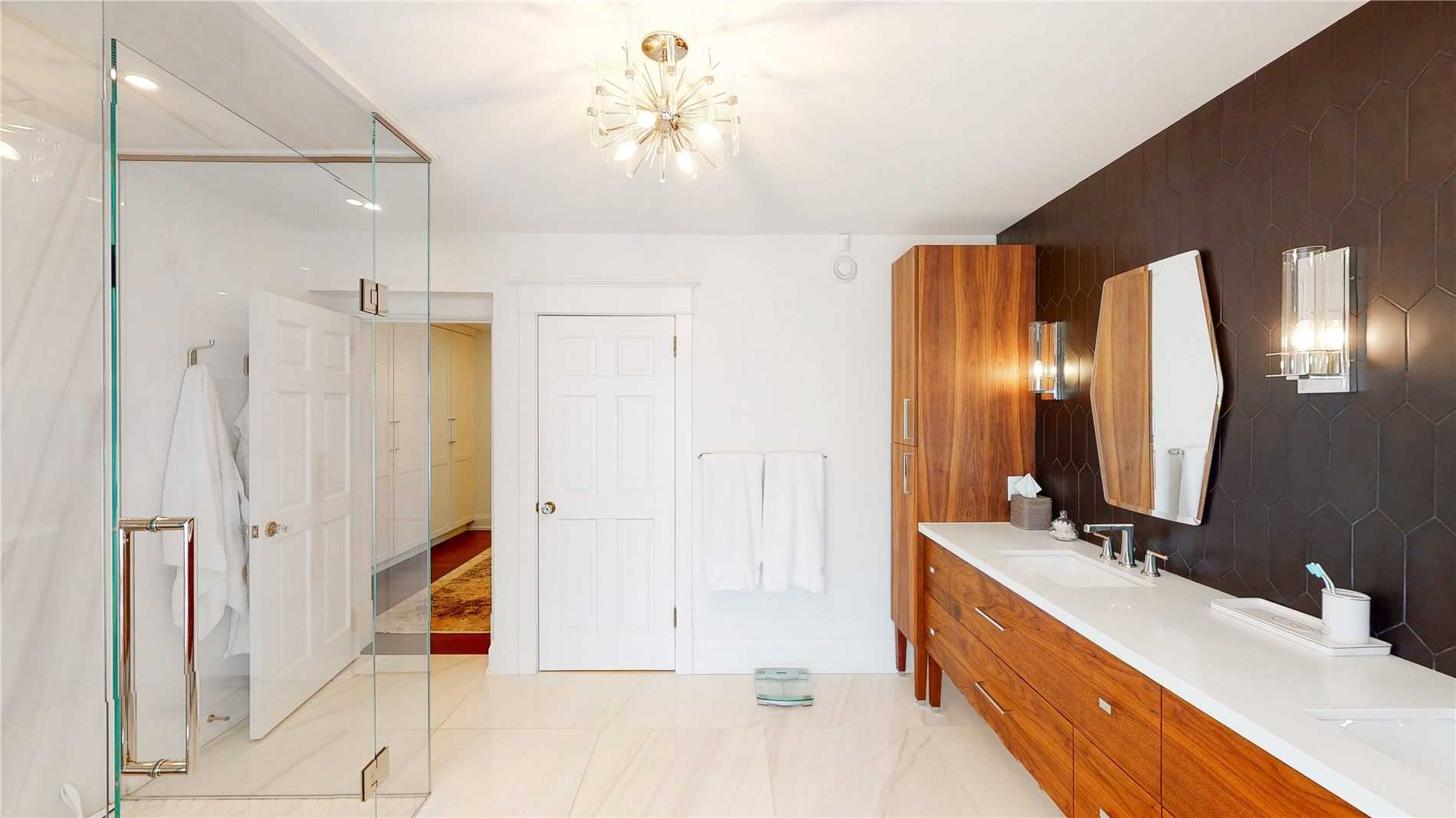 291 Hart Ave