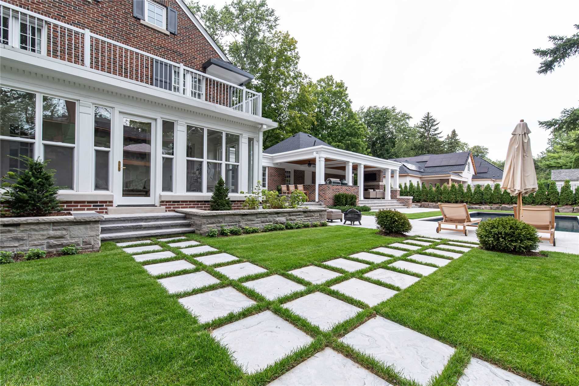 291 Hart Ave