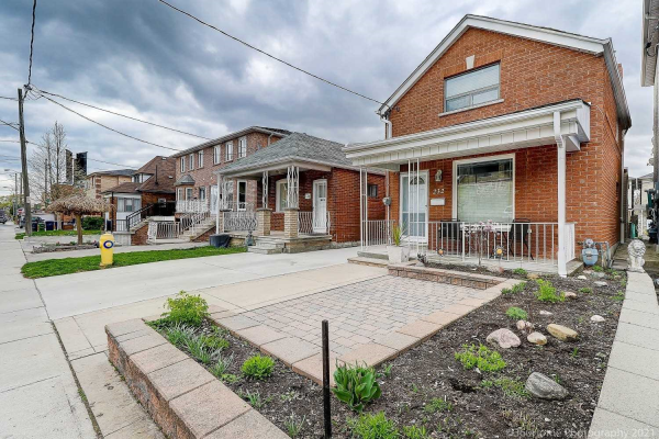 232 Rosethorn Ave, Toronto