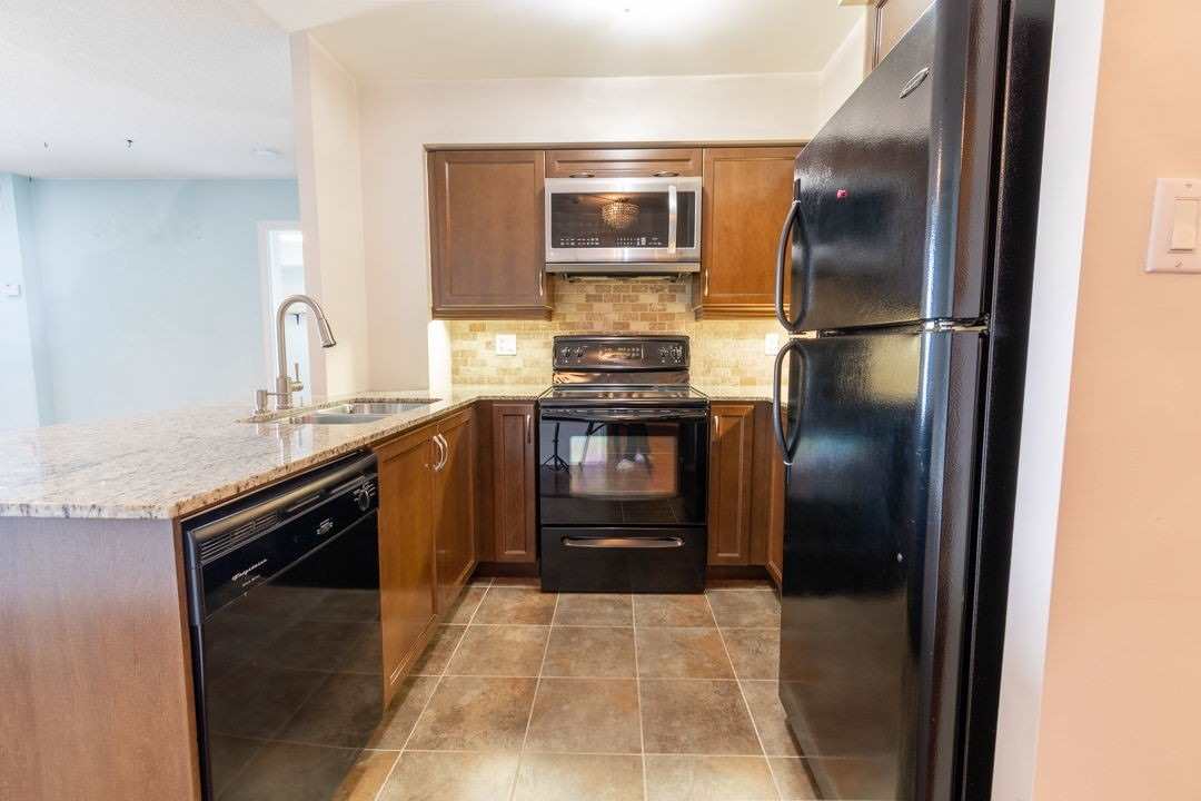 2772 Keele St, #416