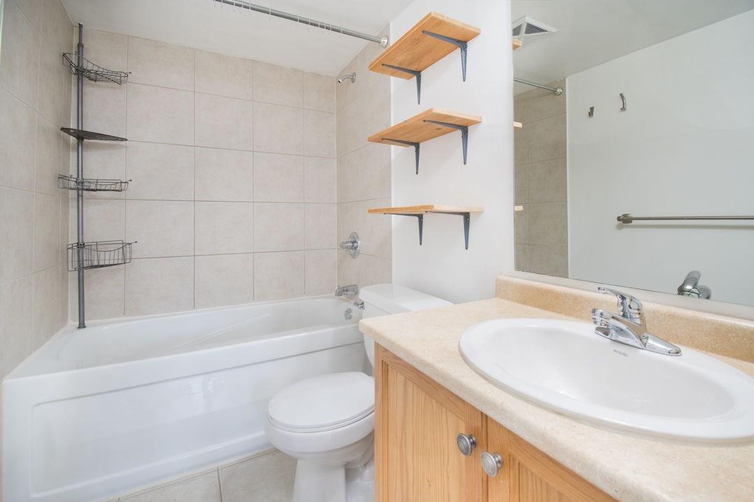 2772 Keele St, #416