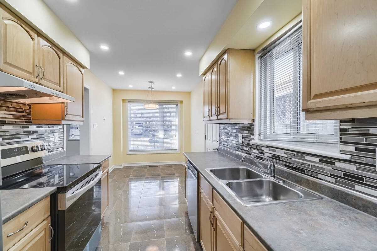 39 Nottawasaga Cres