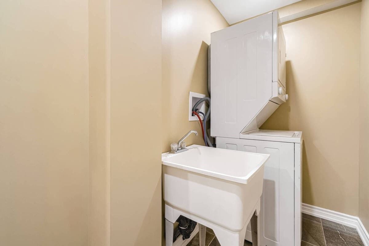 39 Nottawasaga Cres