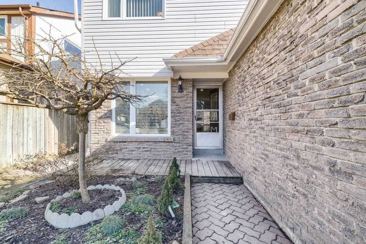 39 Nottawasaga Cres