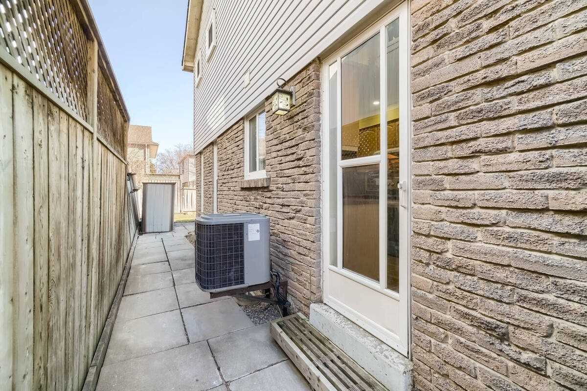 39 Nottawasaga Cres