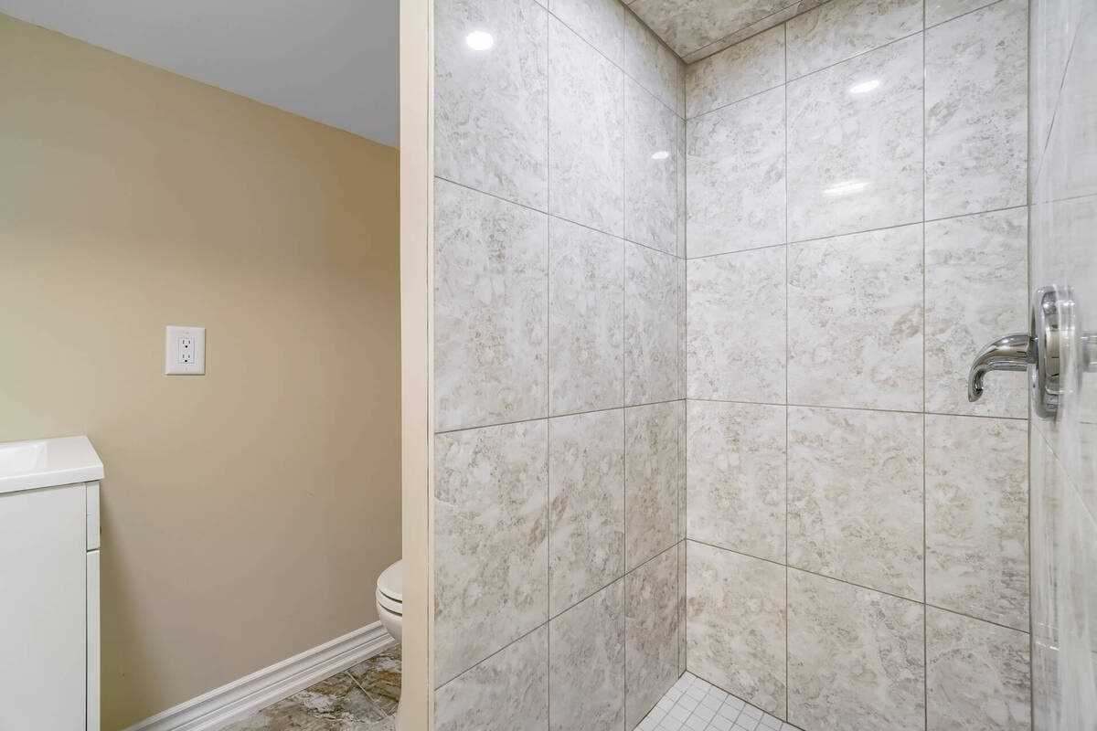 39 Nottawasaga Cres