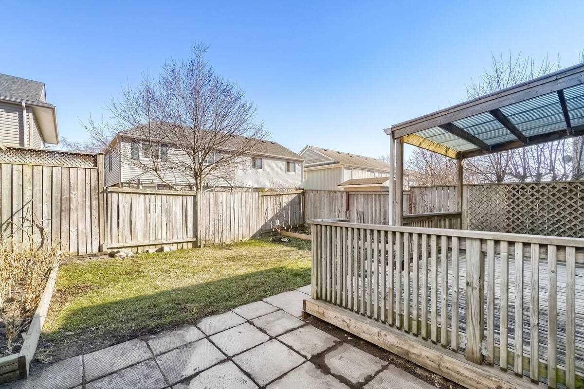 39 Nottawasaga Cres