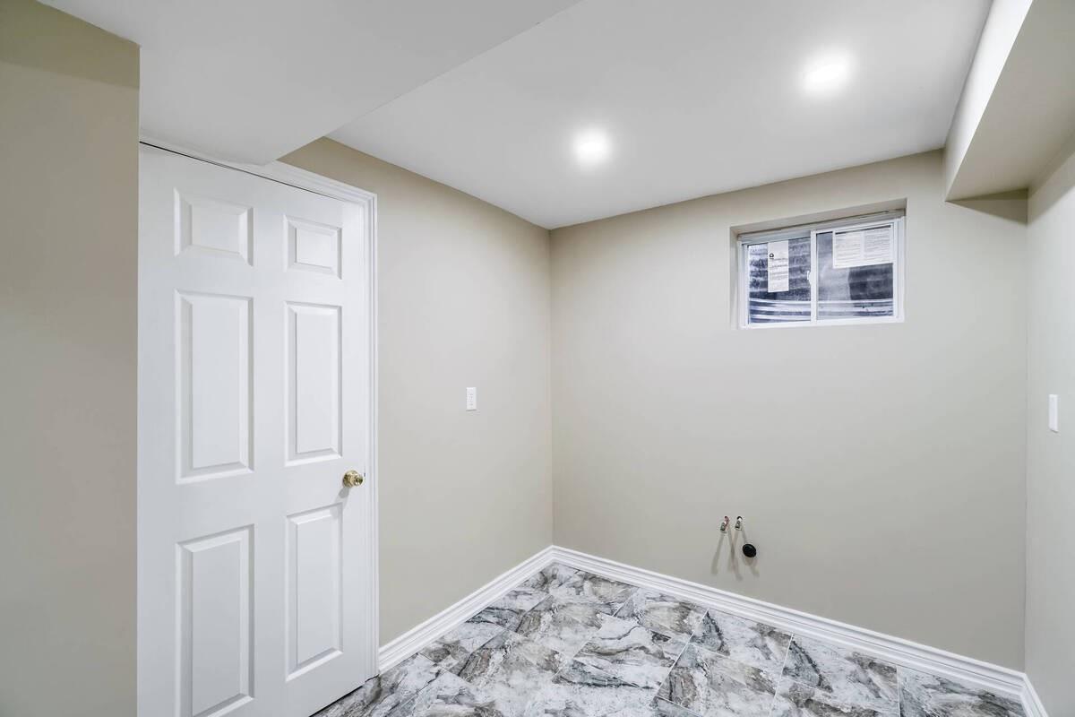 39 Nottawasaga Cres