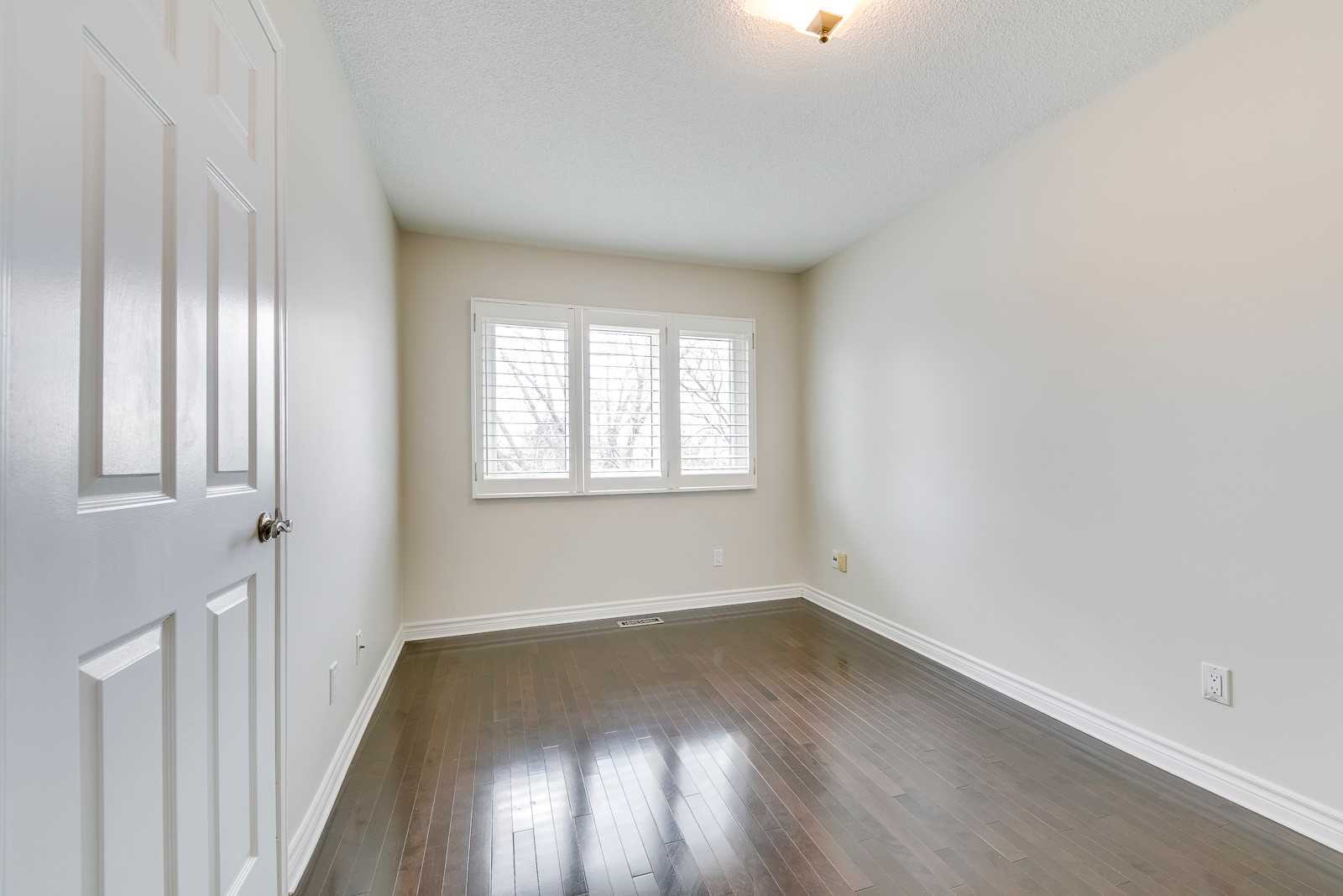 2759 Guilford Cres