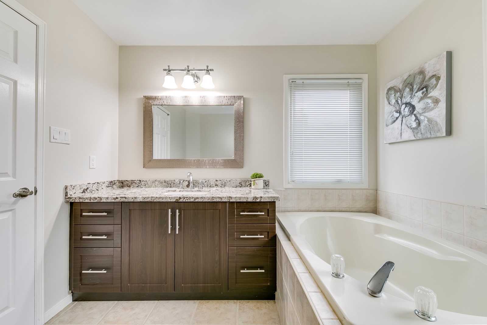2759 Guilford Cres