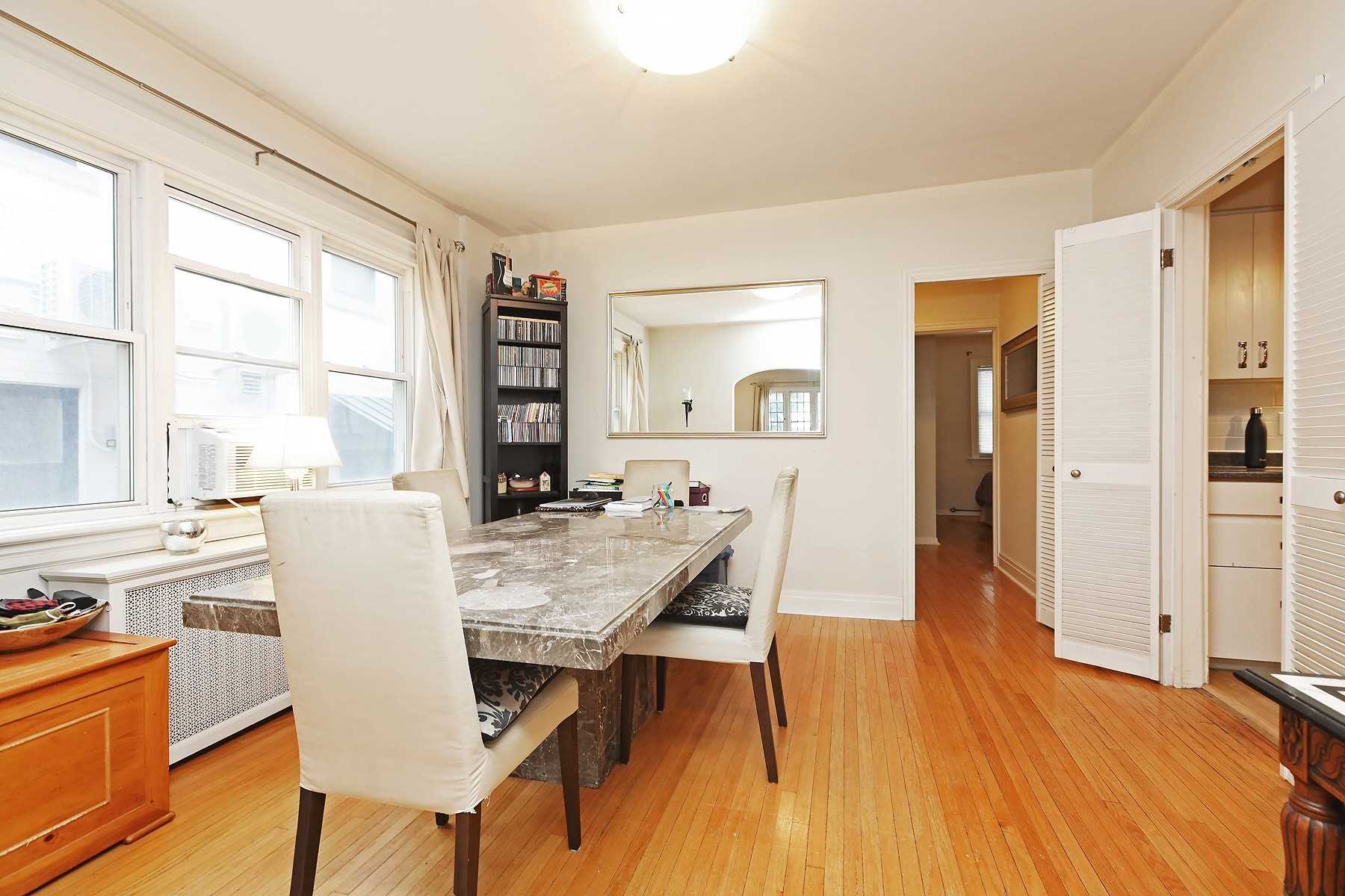 298 South Kingsway
