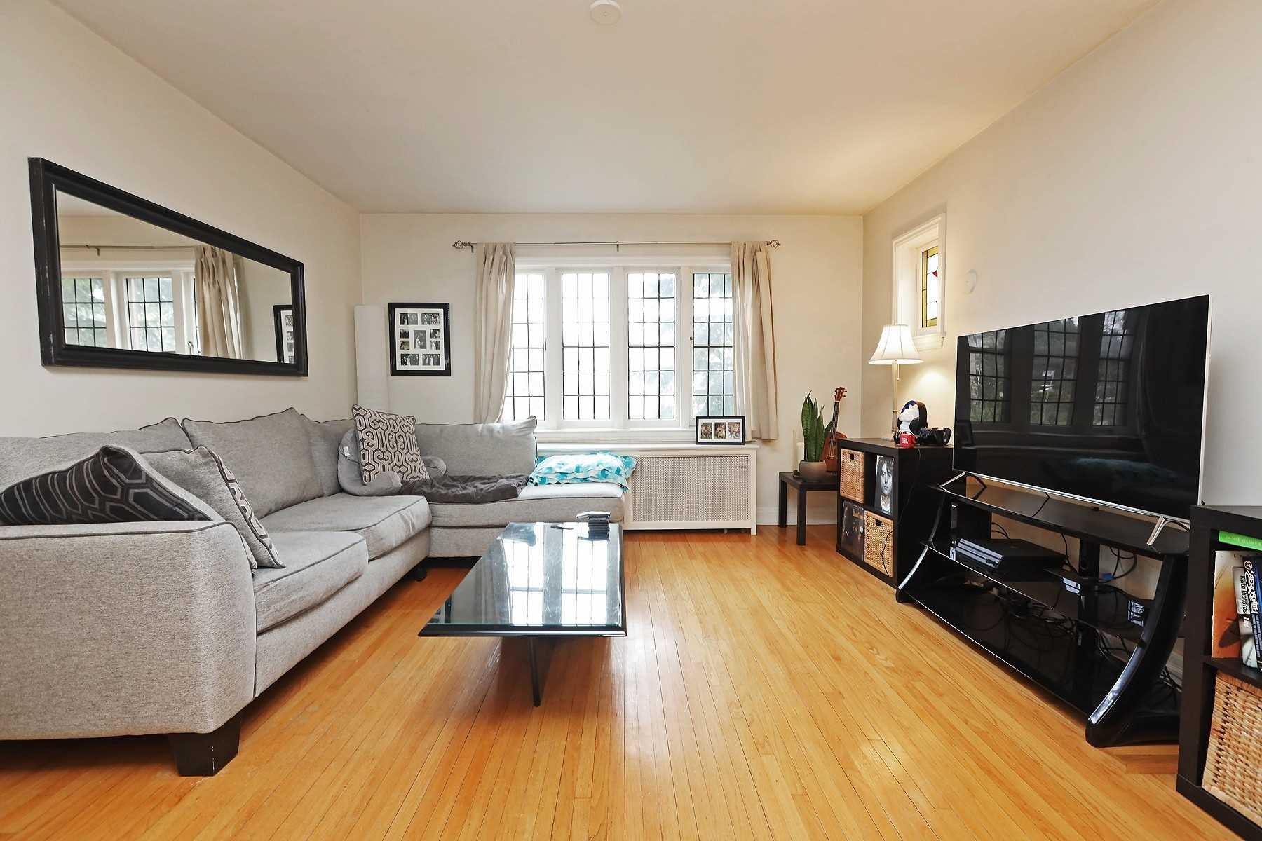 298 South Kingsway