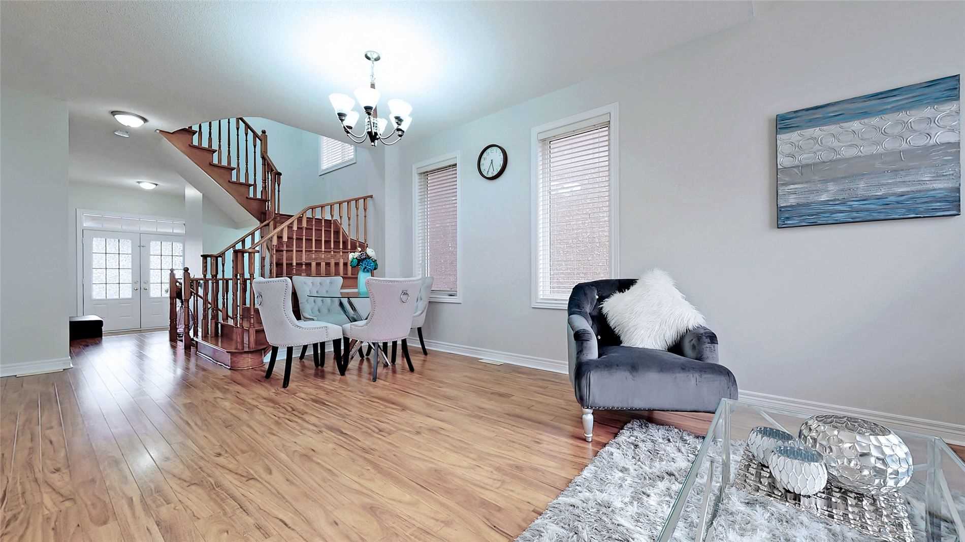 60 Swales Cres