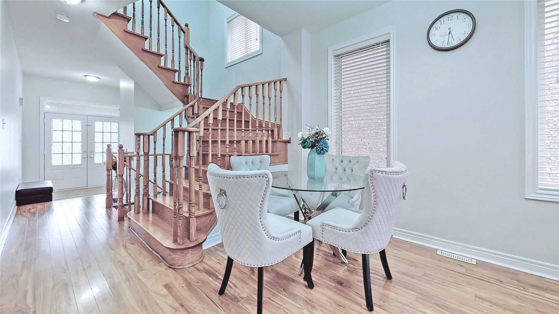 60 Swales Cres