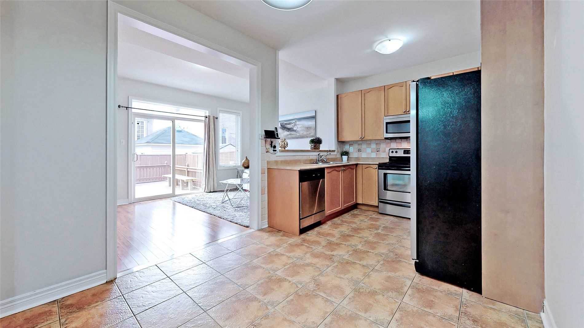 60 Swales Cres