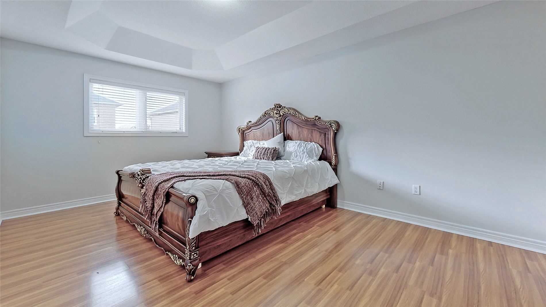60 Swales Cres