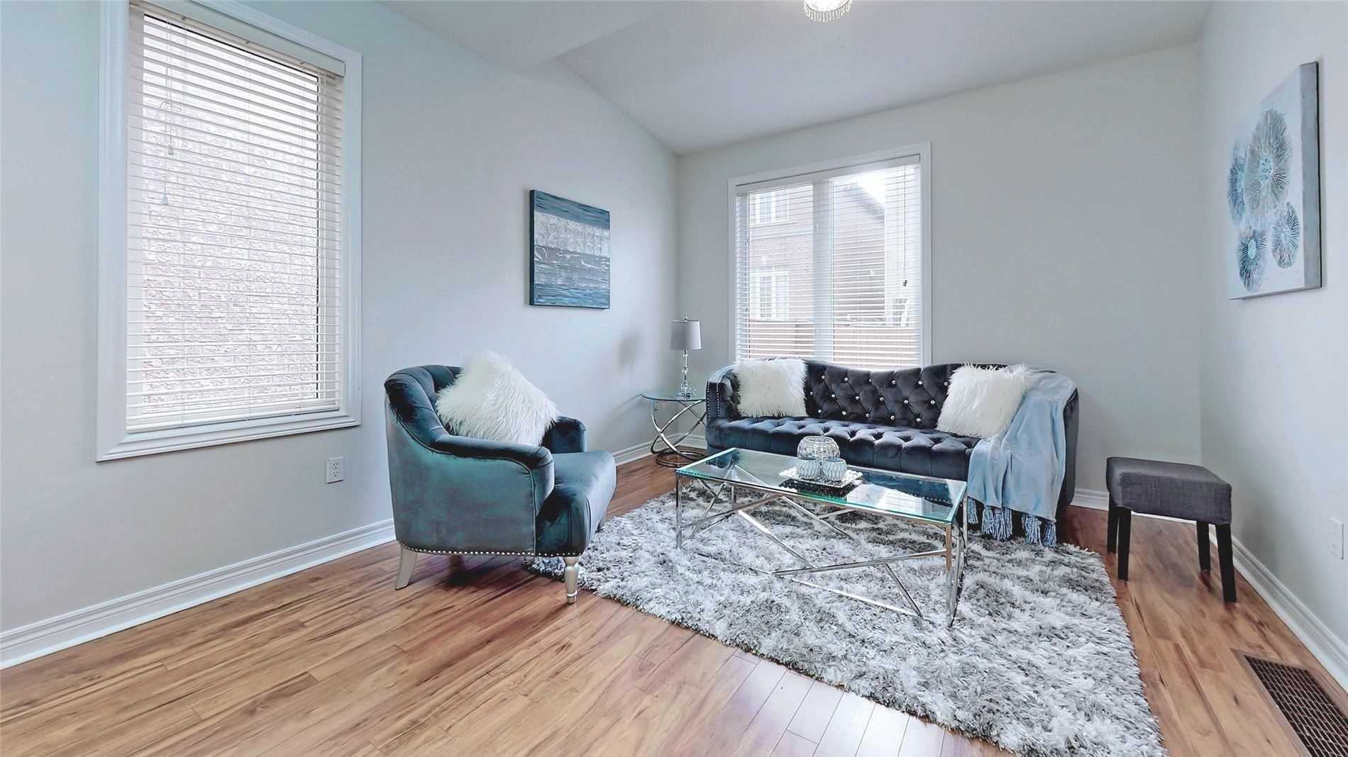 60 Swales Cres