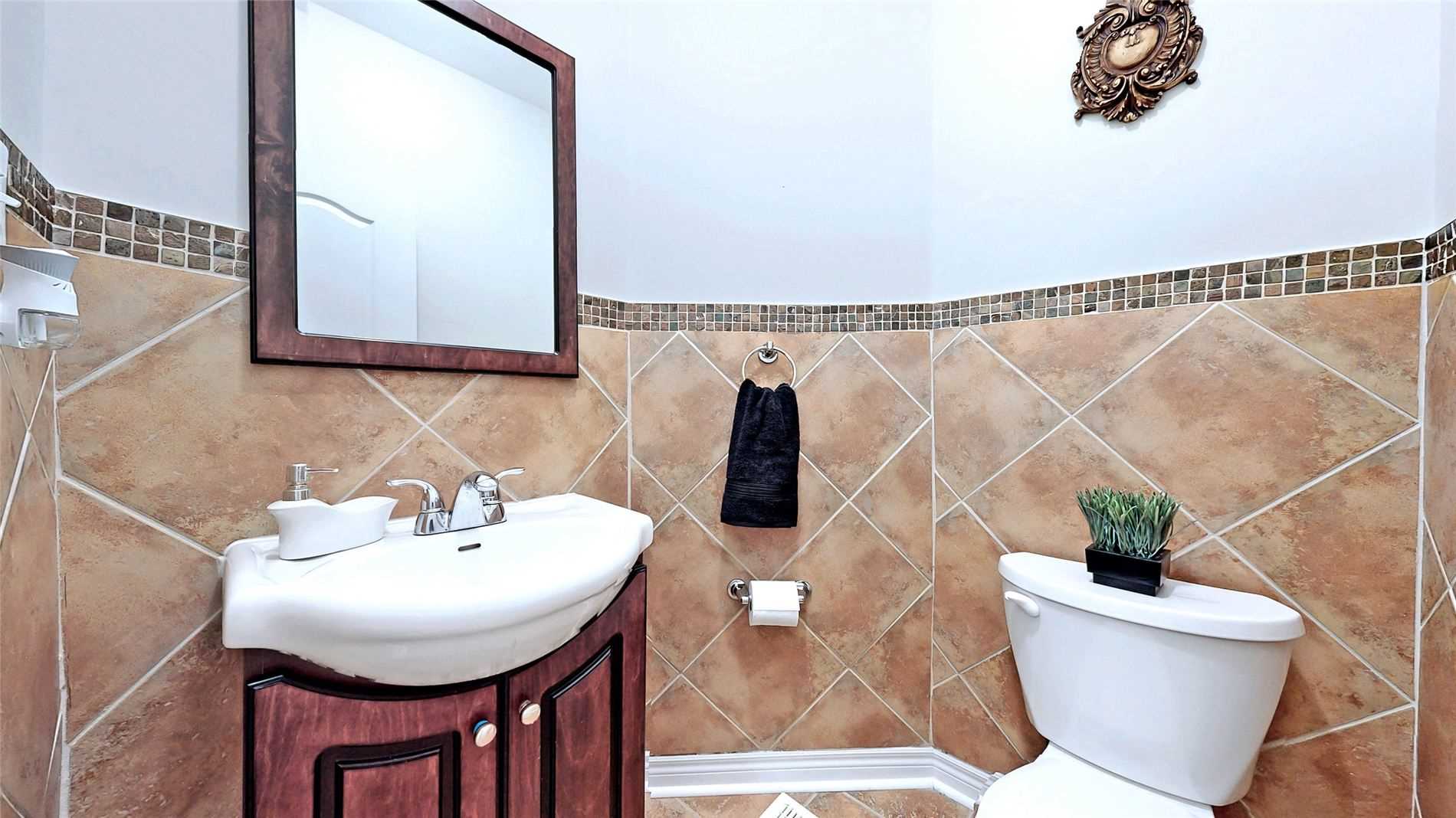 60 Swales Cres